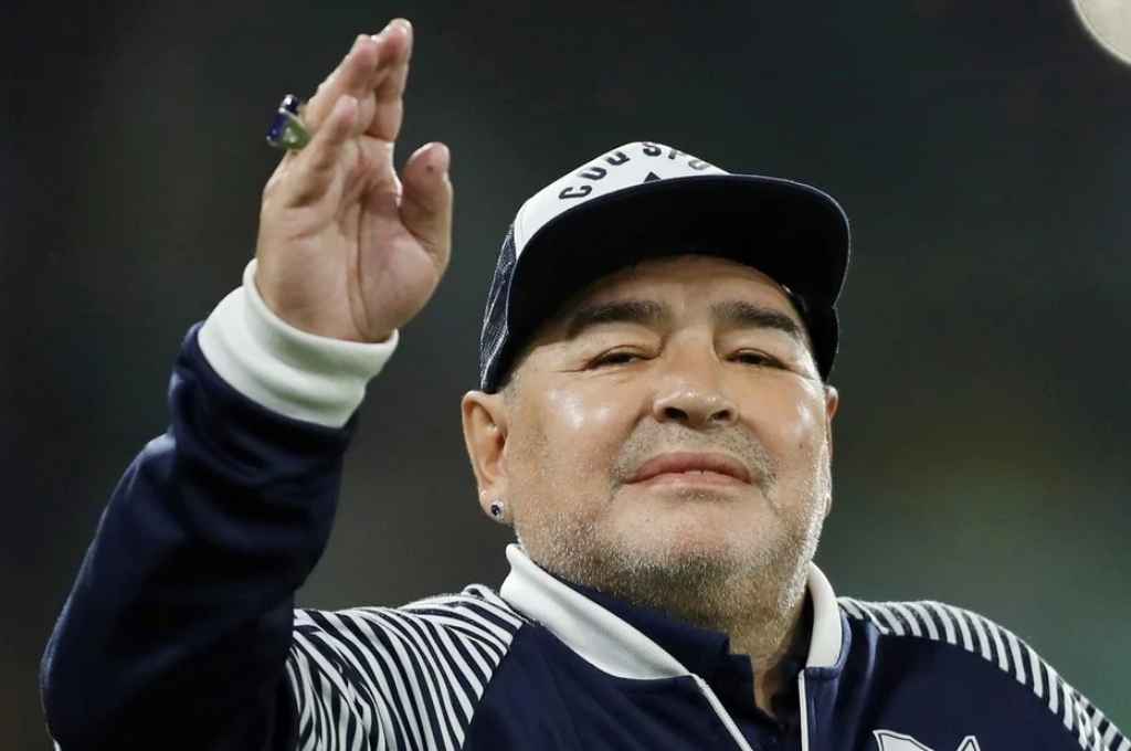 Giro en el caso Maradona: un nuevo informe médico dice que murió por una insuficiencia cardíaca aguda y no hubo agonía