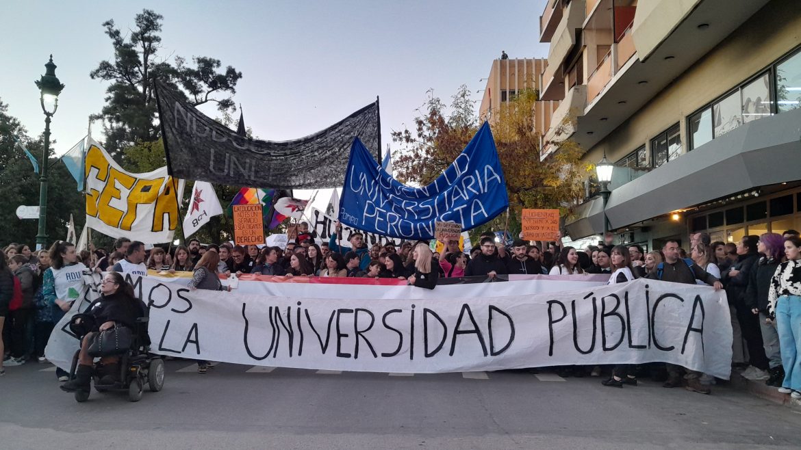Ley de Financiamiento Universitario: a la espera del macrismo, el Gobierno libertario  hace cuentas y se prepara para judicializar