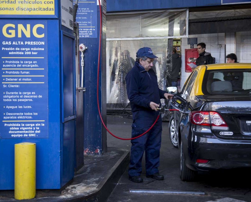 Petrobras aceptó el pago y comenzó la descarga de uno de los barcos de GNL