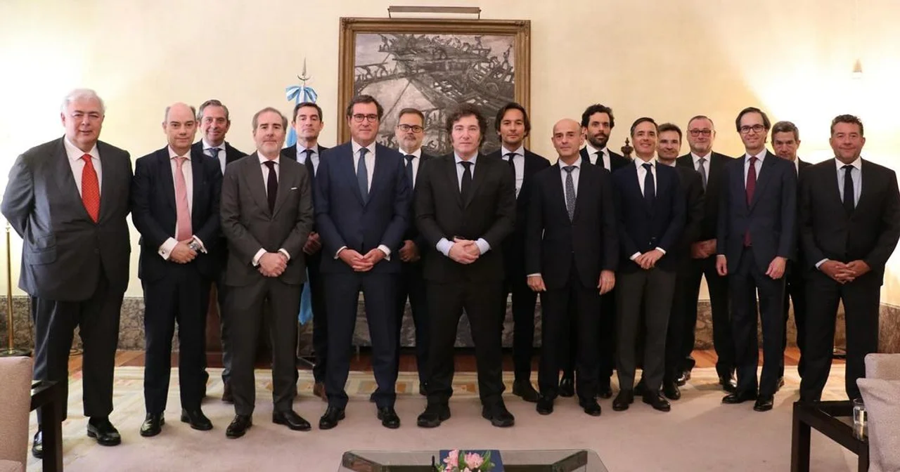 Tres diputados denunciaron a Milei y al secretario de Culto por el viaje a España