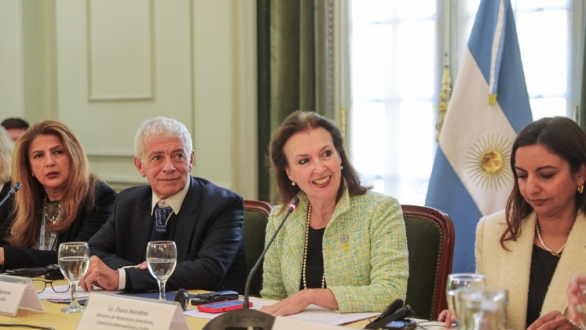 Mas salidas: se irían Mondino y Cúneo Libarona