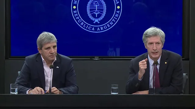 “Toto” Caputo anunció la segunda etapa del plan económico y fijó las condiciones para salir del cepo y bajar el impuesto PAIS