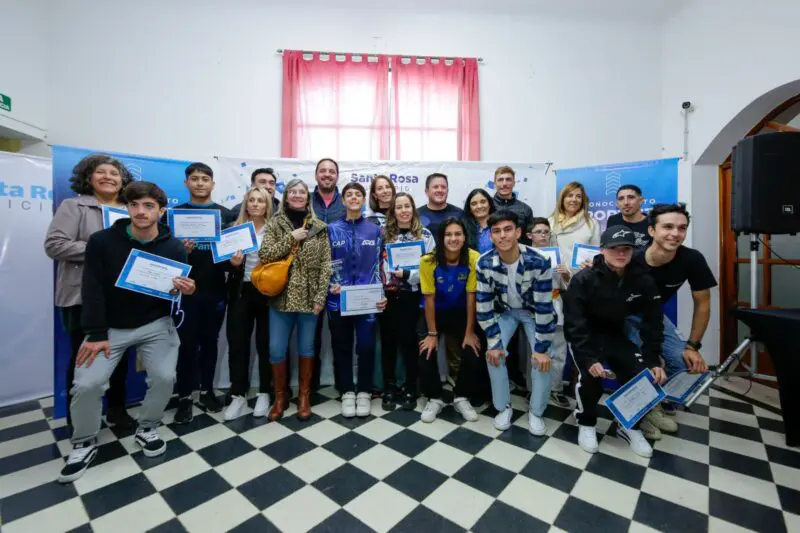 Reconocieron a deportistas santarroseños