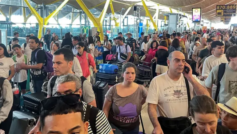 Alarma mundial: un apagón informático afectó a bancos, aeropuertos y mercados