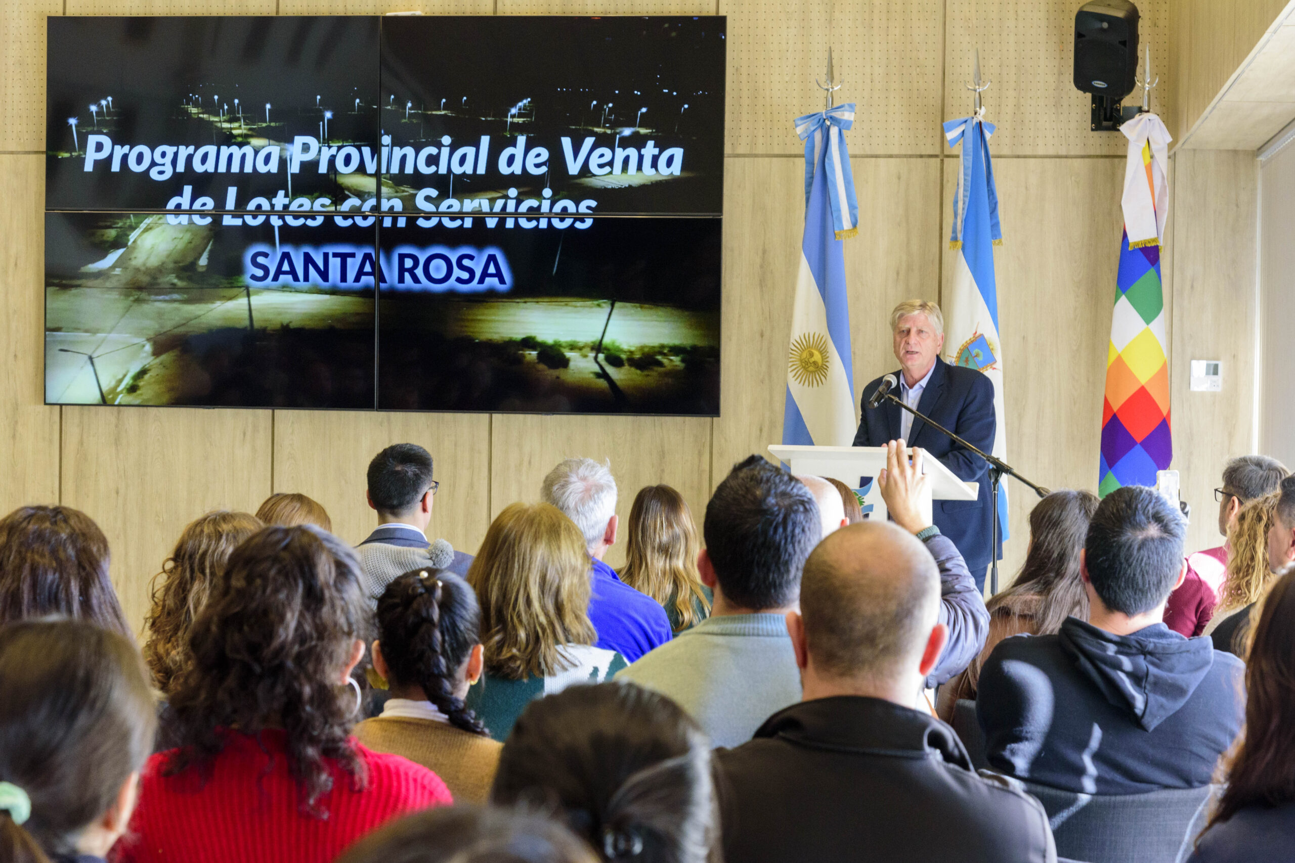 Ziliotto pidió terminar las casas del Procrear que abandonó Nación