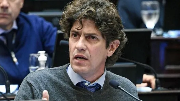 El radical Lousteau controlará los gastos de la SIDE