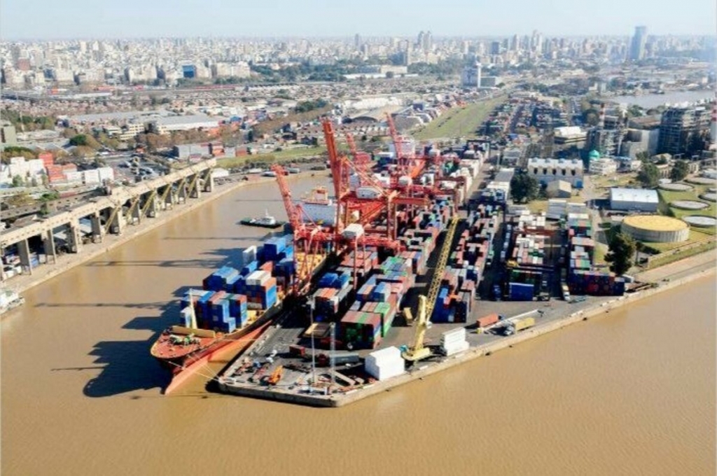 Histórico superávit comercial de Argentina en el primer semestre del 2024