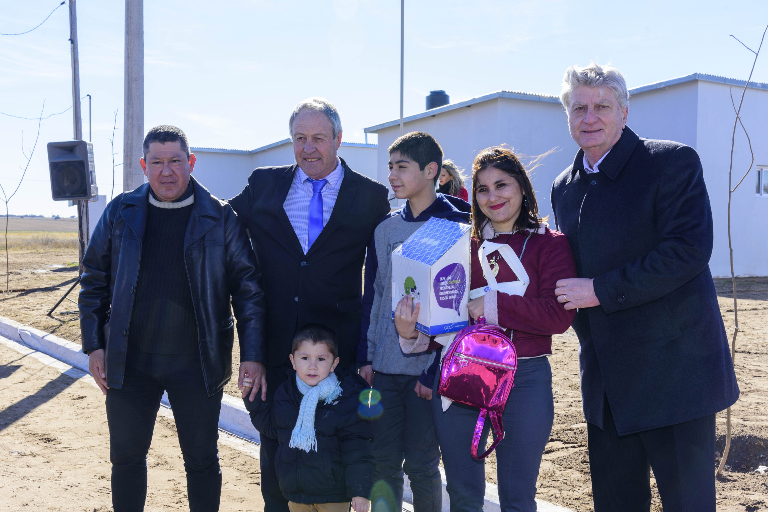 Colonia Santa María: entregaron ocho casas y firmaron convenios por 63 más para 10 pueblos