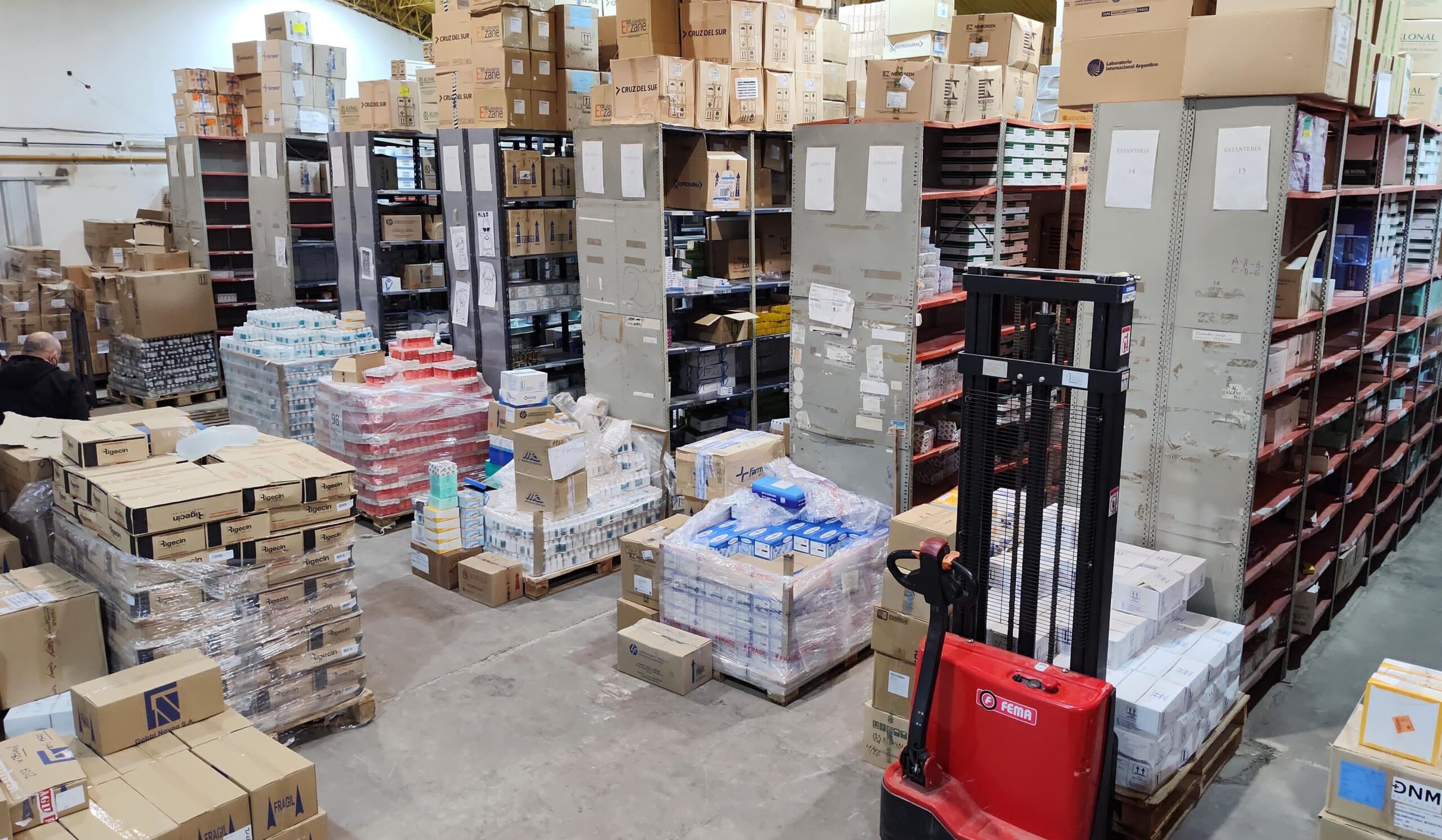El Gobierno le va a permitir a las provincias comprar medicamentos en el exterior