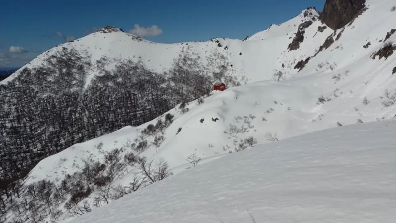 Avalancha en el Cerro López de Bariloche: encontraron con vida al desaparecido