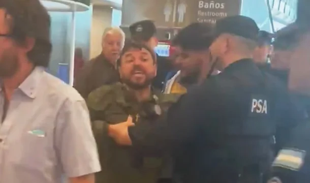 Escracharon a Grabois en el Aeropuerto de Ezeiza y reaccionó: «¿a quién le robé?»