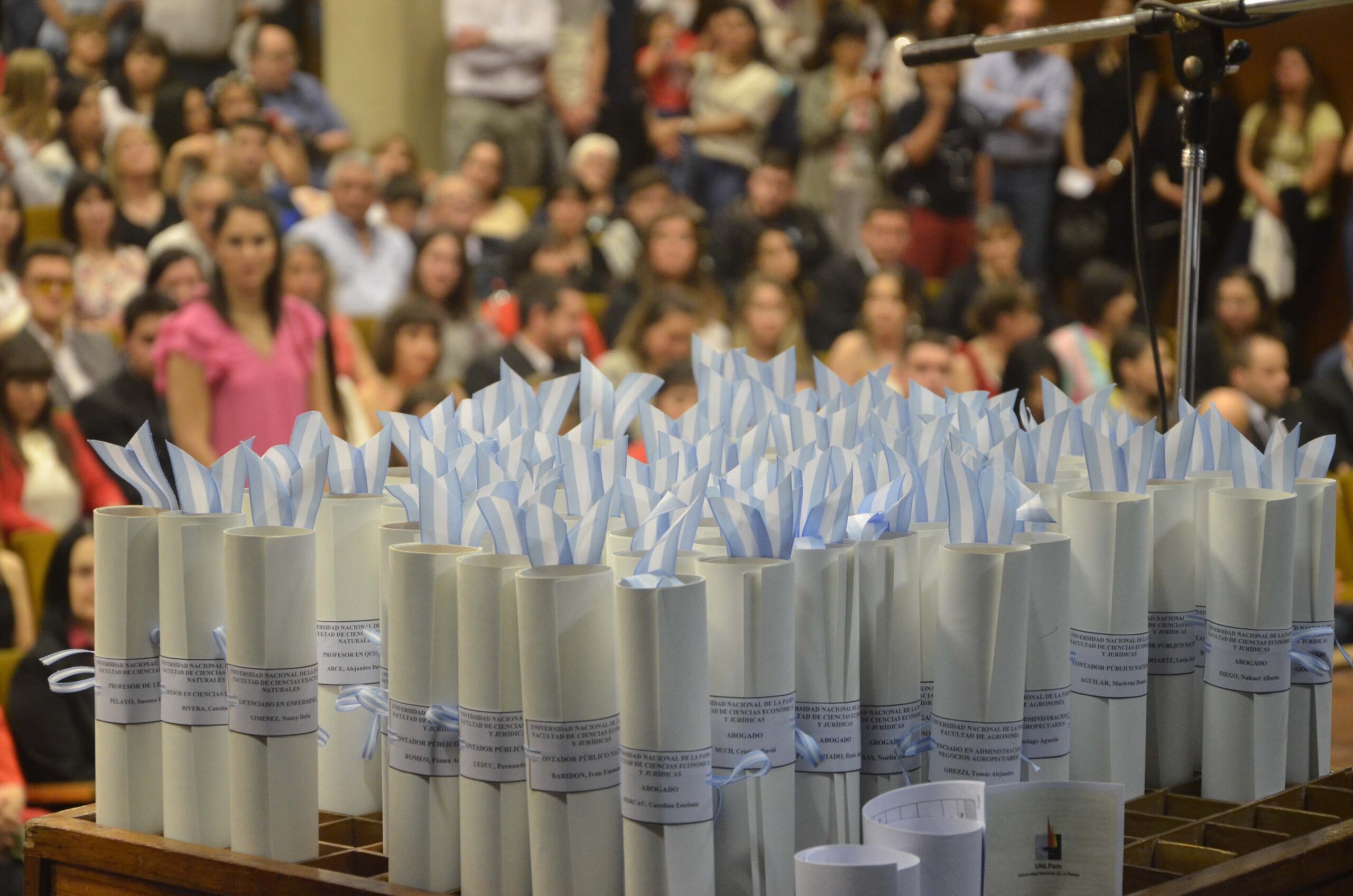 Mañana 88 estudiantes de la UNLPam reciben su título: fijate quienes son