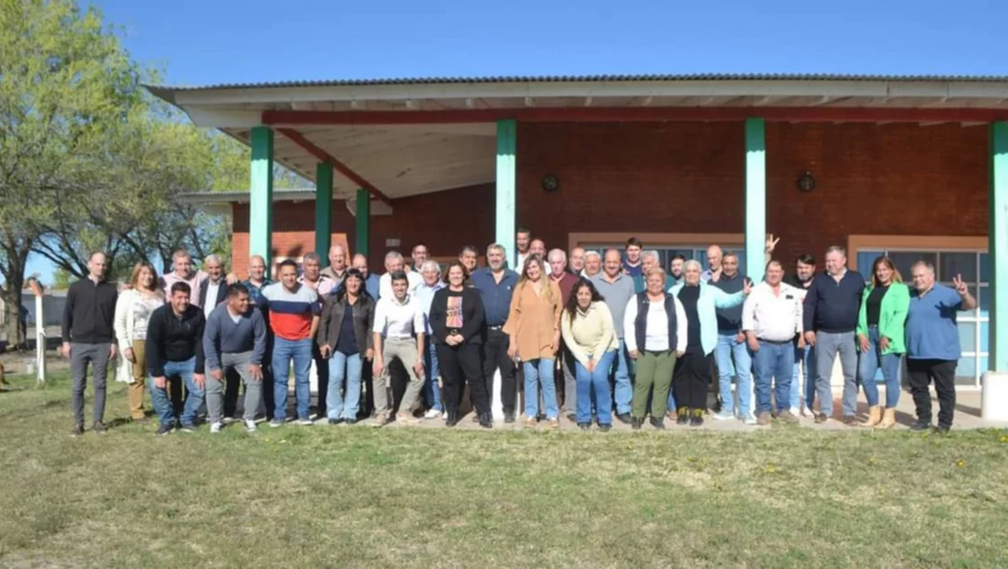 Alineados y no alineados juntos en Santa Isabel: defensa de Ziliotto y políticas antipopulares de Milei