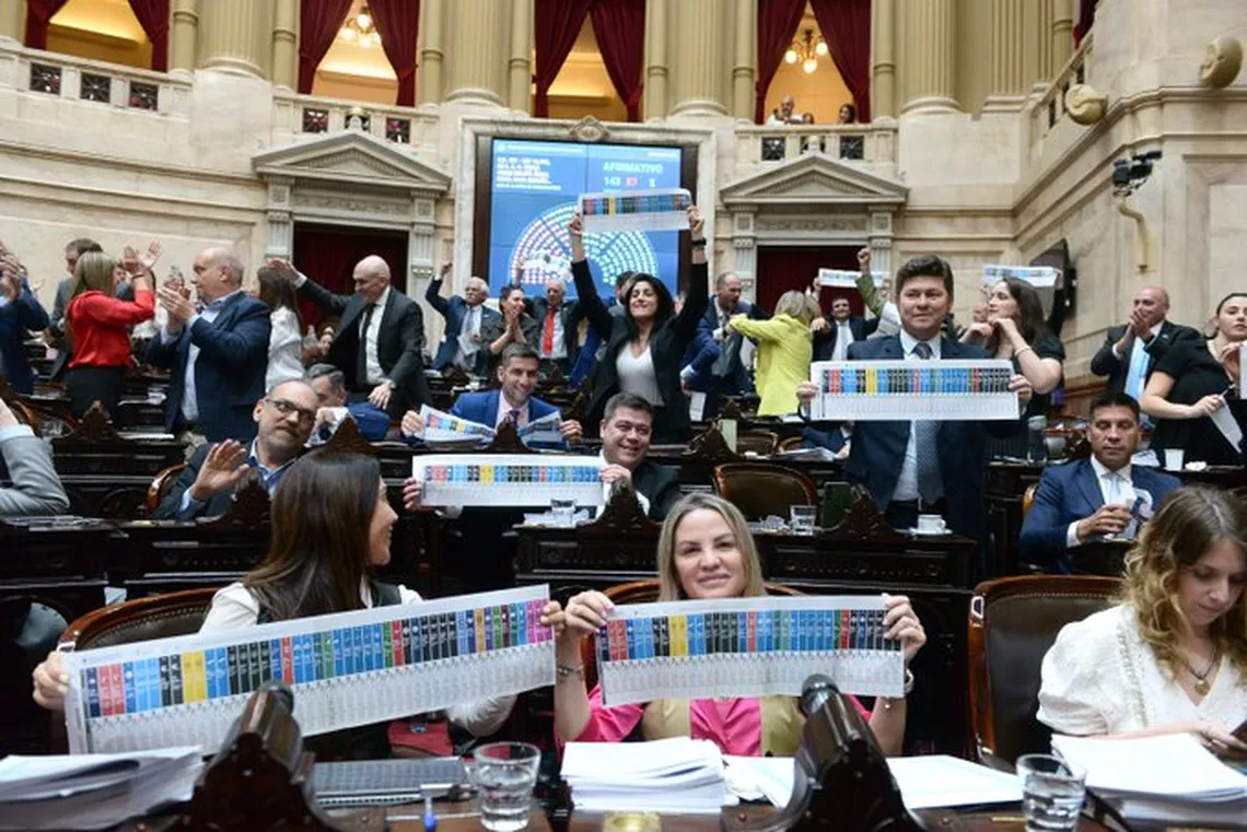 Se promulgó la ley que establece el uso de la Boleta Única de Papel