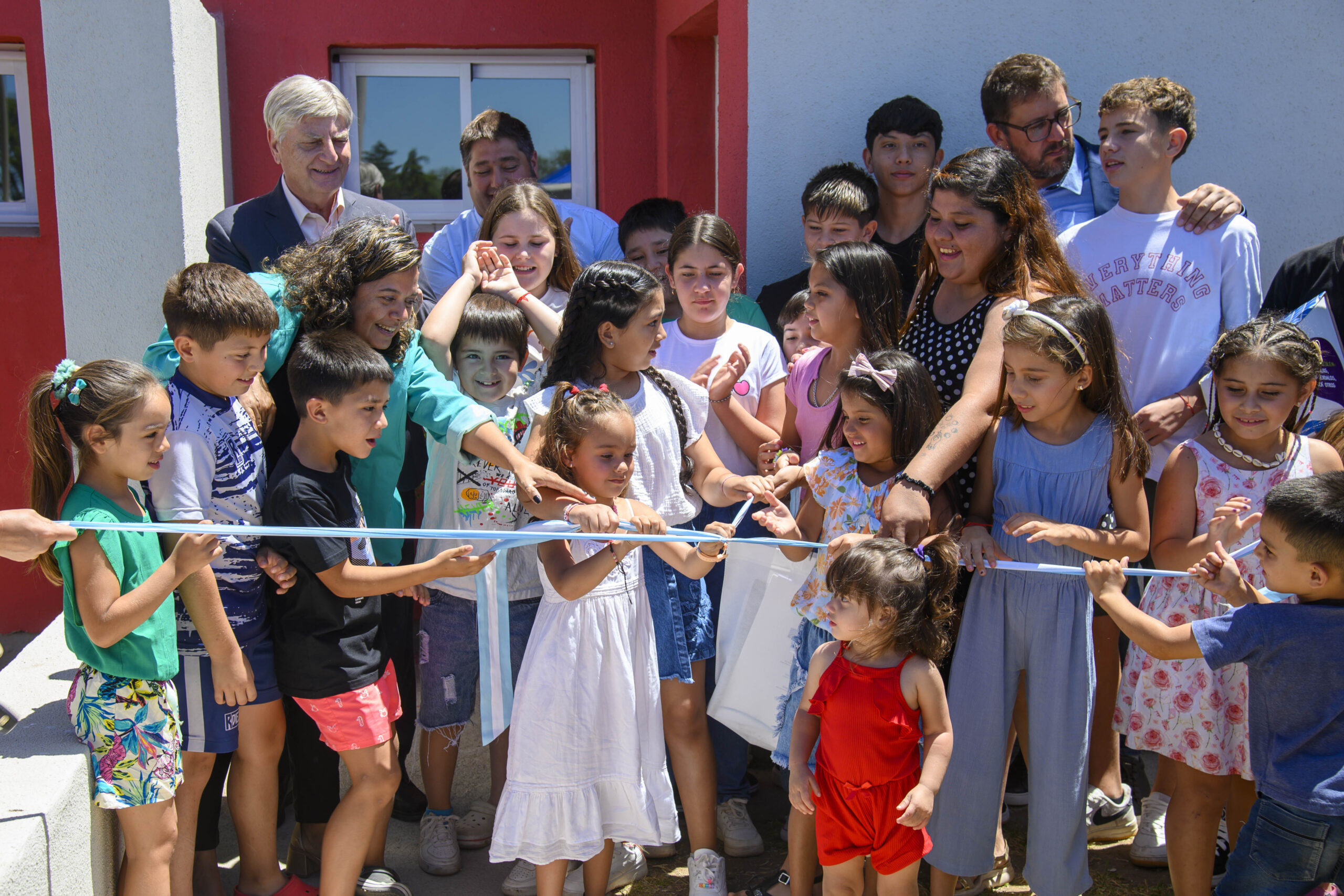 Ziliotto entregó 19 casas en Quemú y  lanzó un nuevo plan para personas mayores y personas con discapacidad