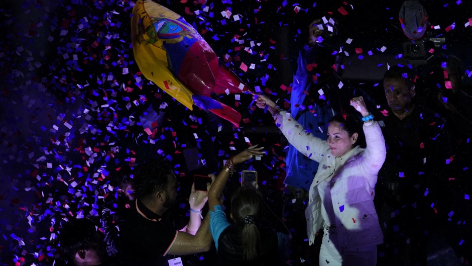 Batacazo de la candidata de Correa y hay segunda vuelta en Ecuador