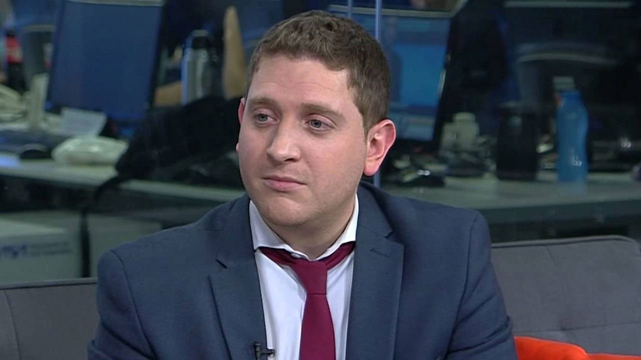 Viale: «tendría que haber mandado a la mierda a Santiago Caputo»