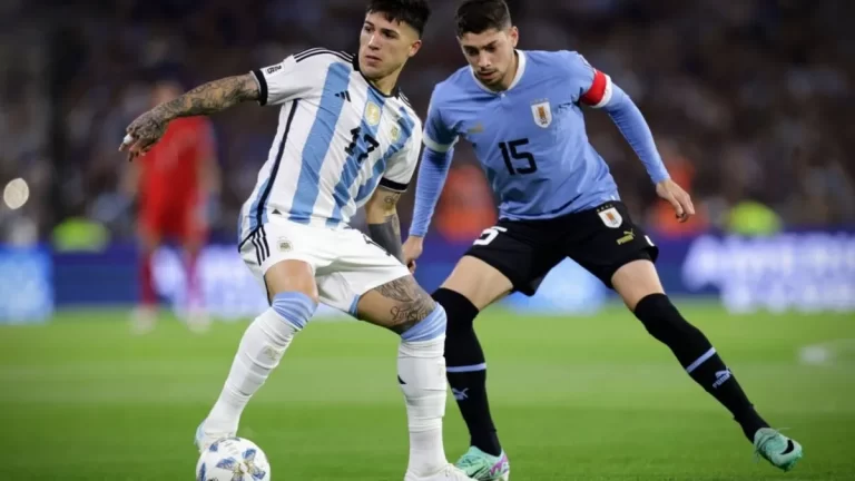 Sin Messi, Argentina juega contra el siempre difícil Uruguay en Montevideo