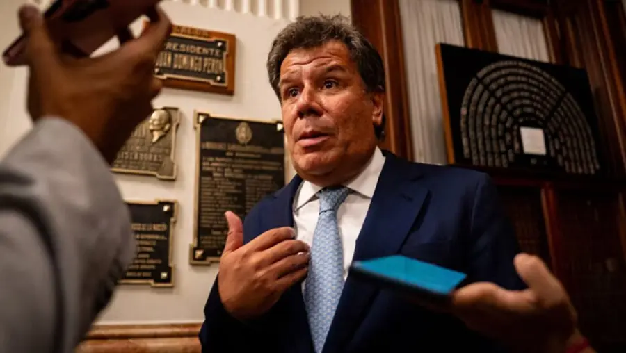 Manes dice que «hay un pacto entre Máximo K y el Gobierno”