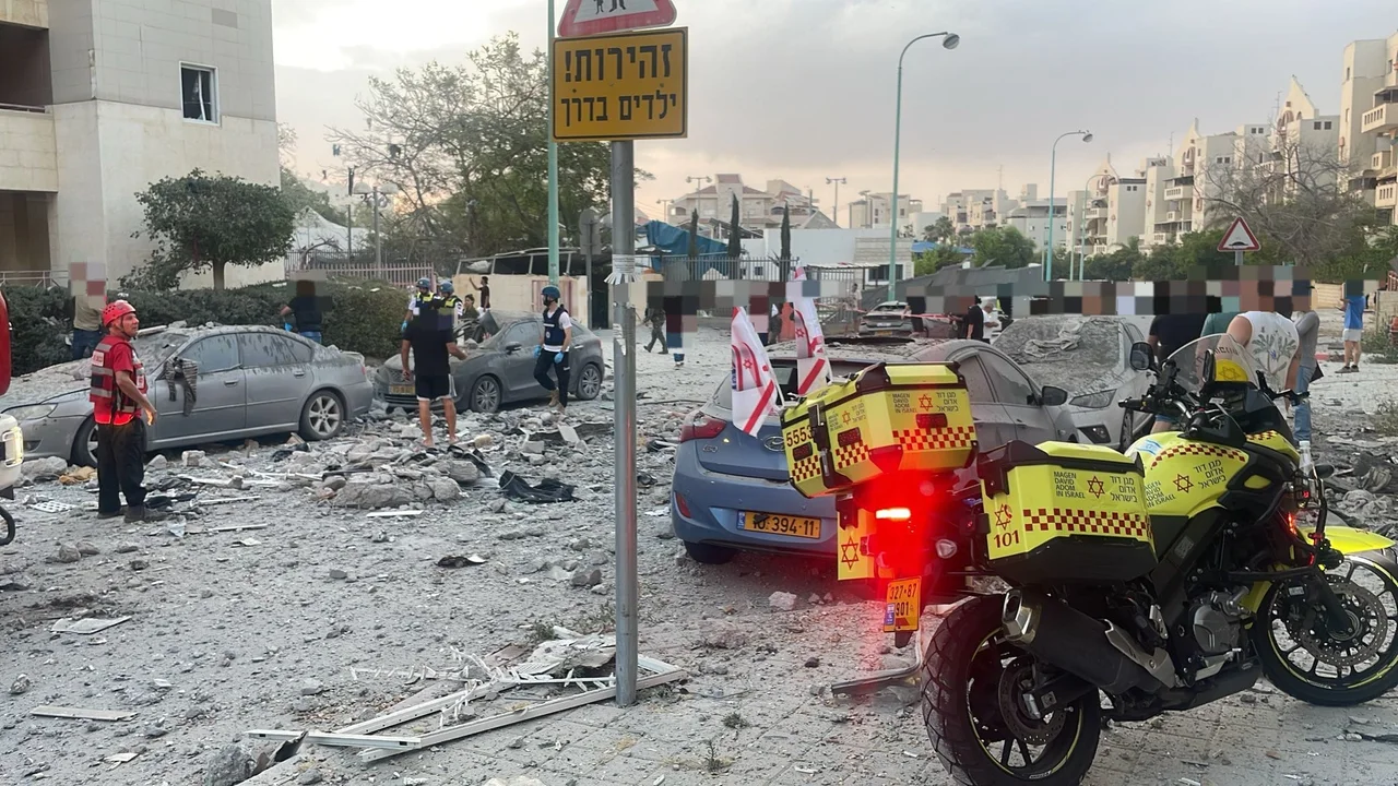Irán bombardeó el sur de Israel tras expirar el “alto al fuego total” anunciado por Trump