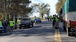 Dos camioneros conducían con alcohol en sangre por la 5