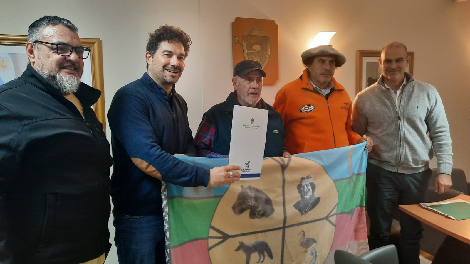 Concretaron histórica entrega de tierras a Comunidad Originaria