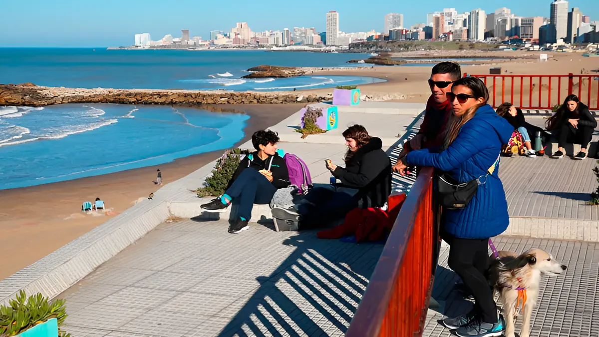 Fines de semana largos de junio: se movieron 2 millones de personas pero gastaron menos