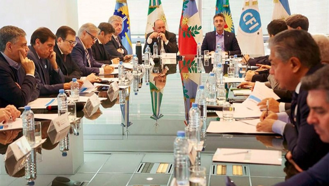 Ziliotto y otros gobernadores se juntaron en el CFI y presionan por una reforma fiscal