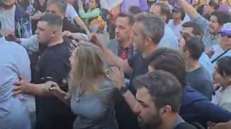 Ahora evacuaron la caravana de Karina en Corrientes