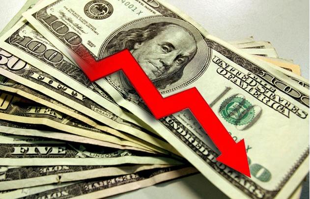 El oficial volvió a bajar y se acerca a los $1.300