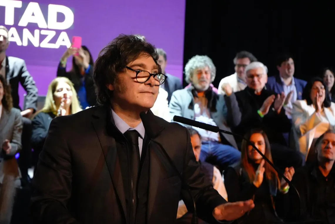 Milei presentó a sus candidatos: esquivó el caso ANDIS y elogió a Karina