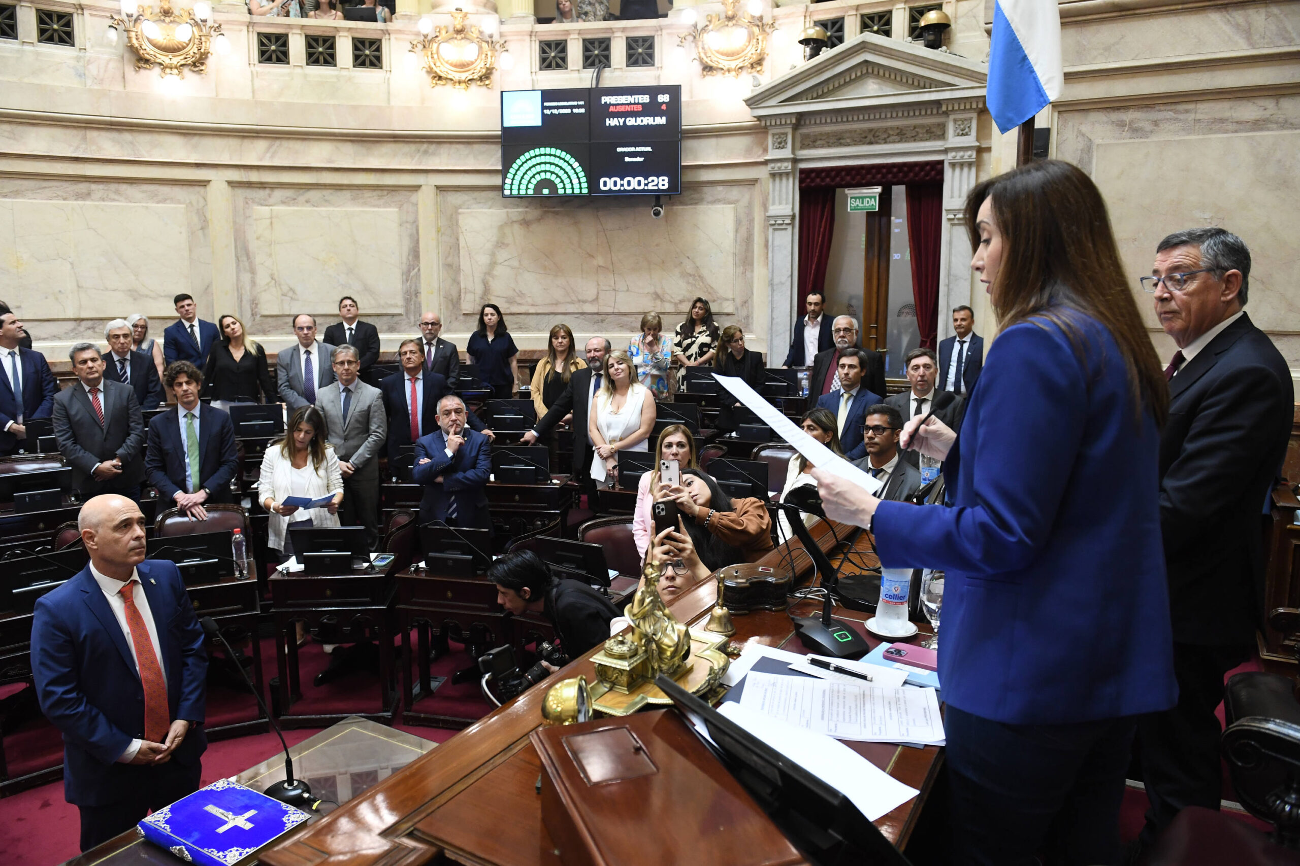 Otro aumento para los senadores: van a ganar mas de 10 millones