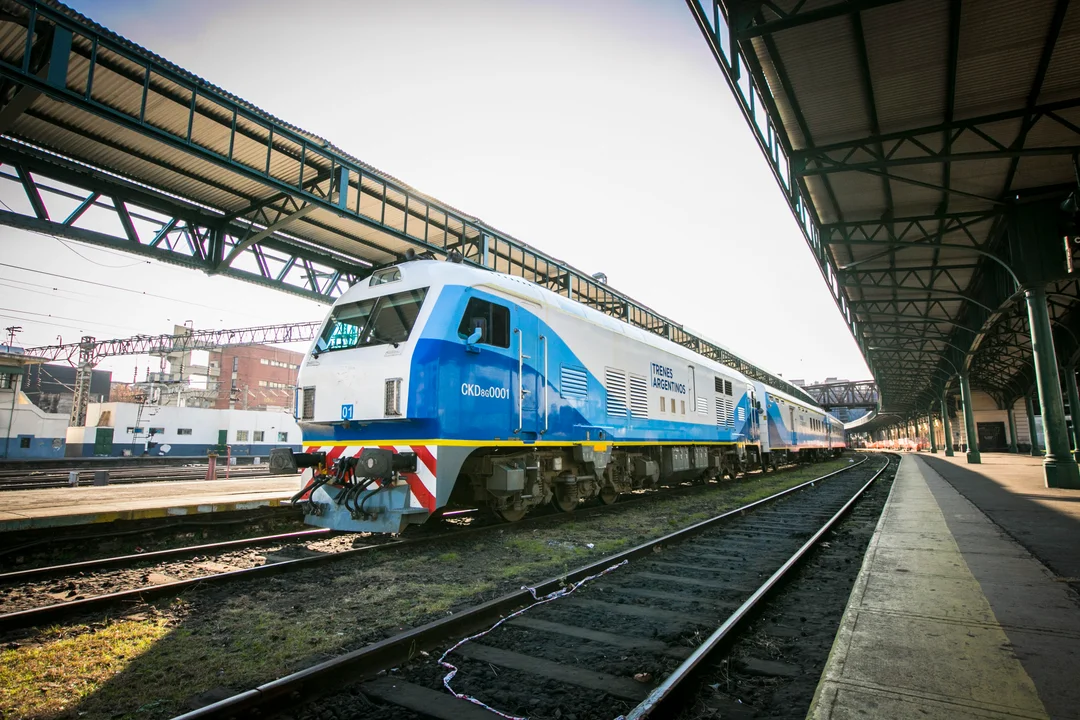 El Gobierno de Milei dice que la privatización de los trenes “no se detiene”