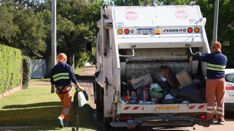 Fijate cuando pasa el camión de la basura durante el finde largo