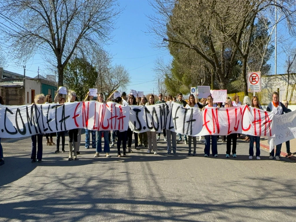 En Pico reclamaron docentes de jornada completa que no se sienten representados por Utelpa