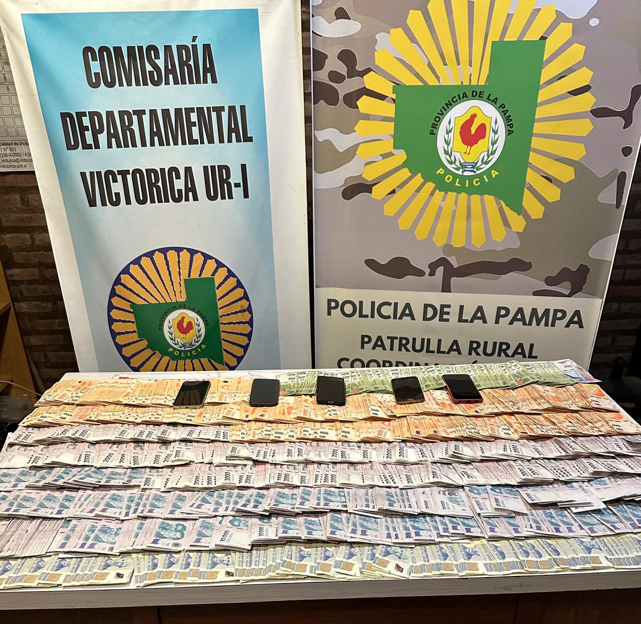 Millonario robo a un camionero en Puelches: la policía pampeana apresó a tres rosarinos