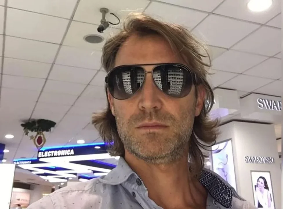 Causa de los audios: el dueño de la Suizo Argentina entregó un celular reseteado de fábrica