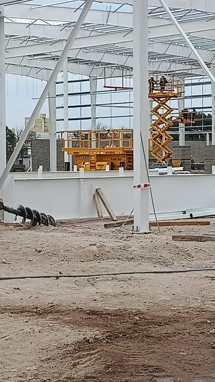 Trabajo intervino en obra del hiper Carrefour por graves incumplimientos en seguridad laboral
