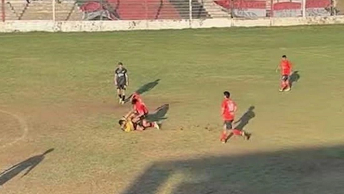 4 meses: condenaron al futbolista pampeano que agredió brutalmente a un árbitro