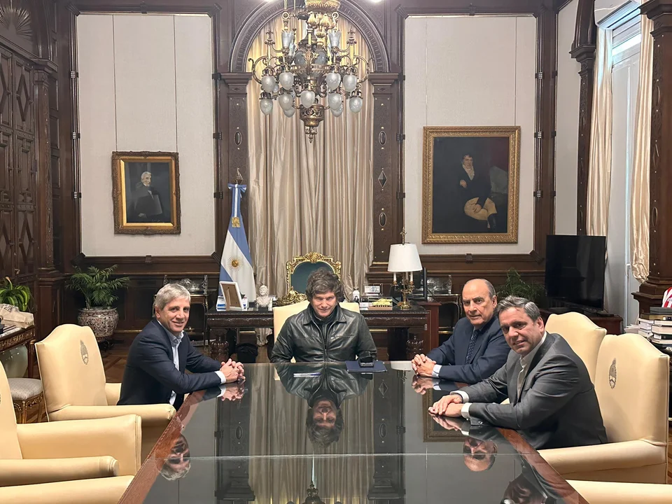 El Gobierno de Milei retoma el diálogo con los gobernadores aliados y promete “respuestas personalizadas”