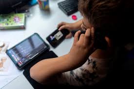 Condenaron a un muchacho de 20 años por tener fotos y videos de una menor en su celular