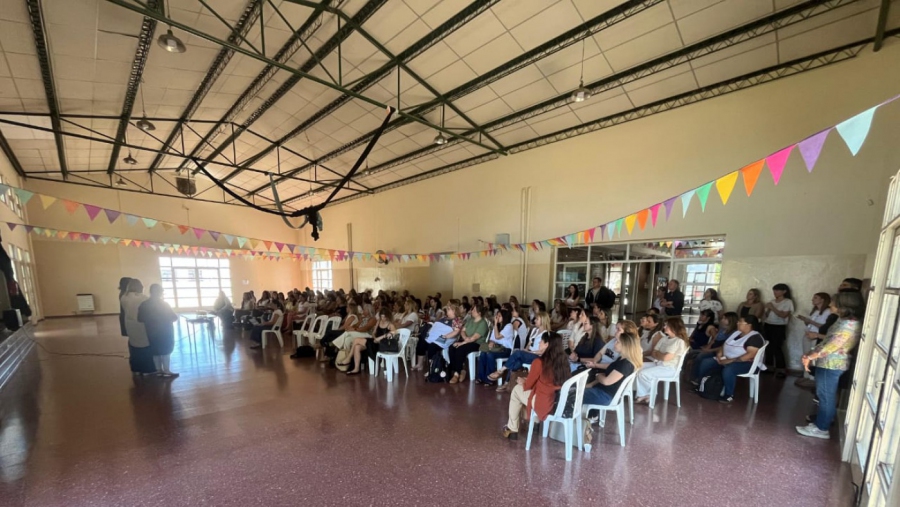 Avanzan en acuerdos sobre qué enseñar y qué se debe aprender en las escuelas pampeanas