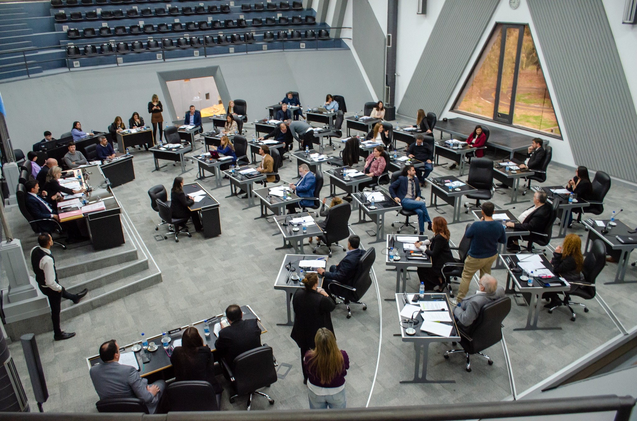 Aprobaron el pase a planta permanente de contratados estatales