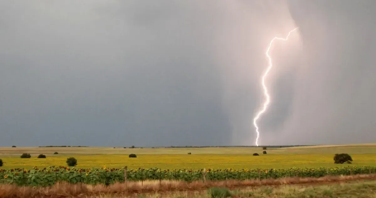 Un día de miércoles: alerta por tormentas fuertes para esta tarde