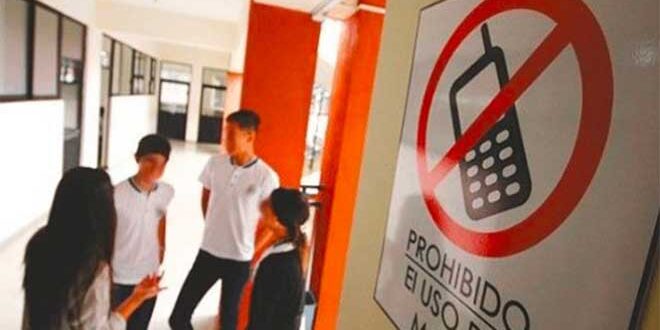 Chau a los celulares en las escuelas