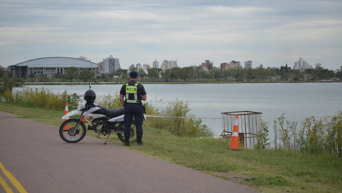 Encontraron un cuerpo flotando en la Laguna Don Tomás: es el muchacho que estaba desaparecido desde el jueves