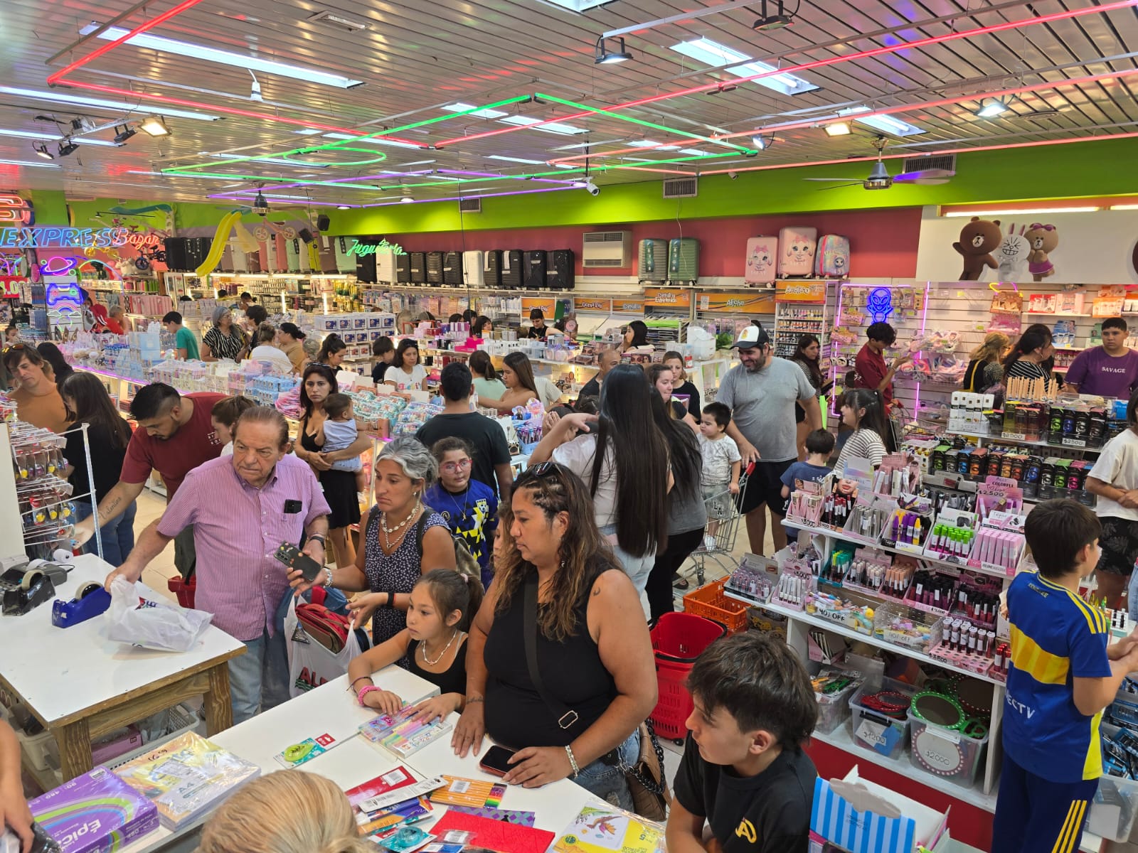 Pago de Ayuda Escolar y Material Didáctico impulsaron las ventas en librerías