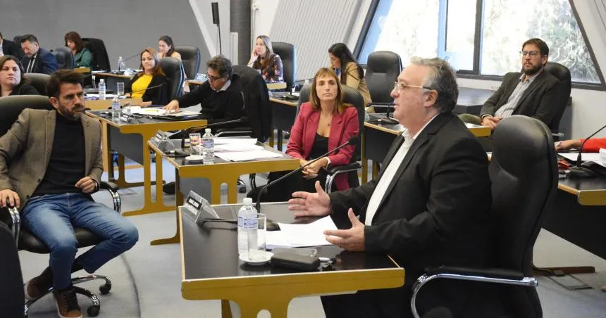 Lovera fue al “Taco” y conducirá el bloque del PJ