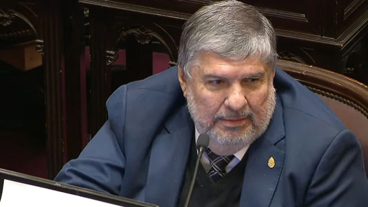 Al menos tres senadores peronistas pegarán el portazo: CFK  no logra frenar la sangría