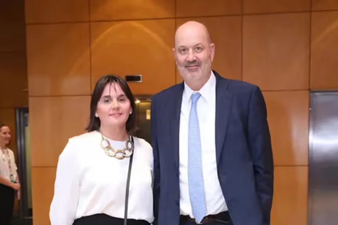 Cancillería contrató por 114 millones a la entidad que dirige la esposa de Sturzenegger